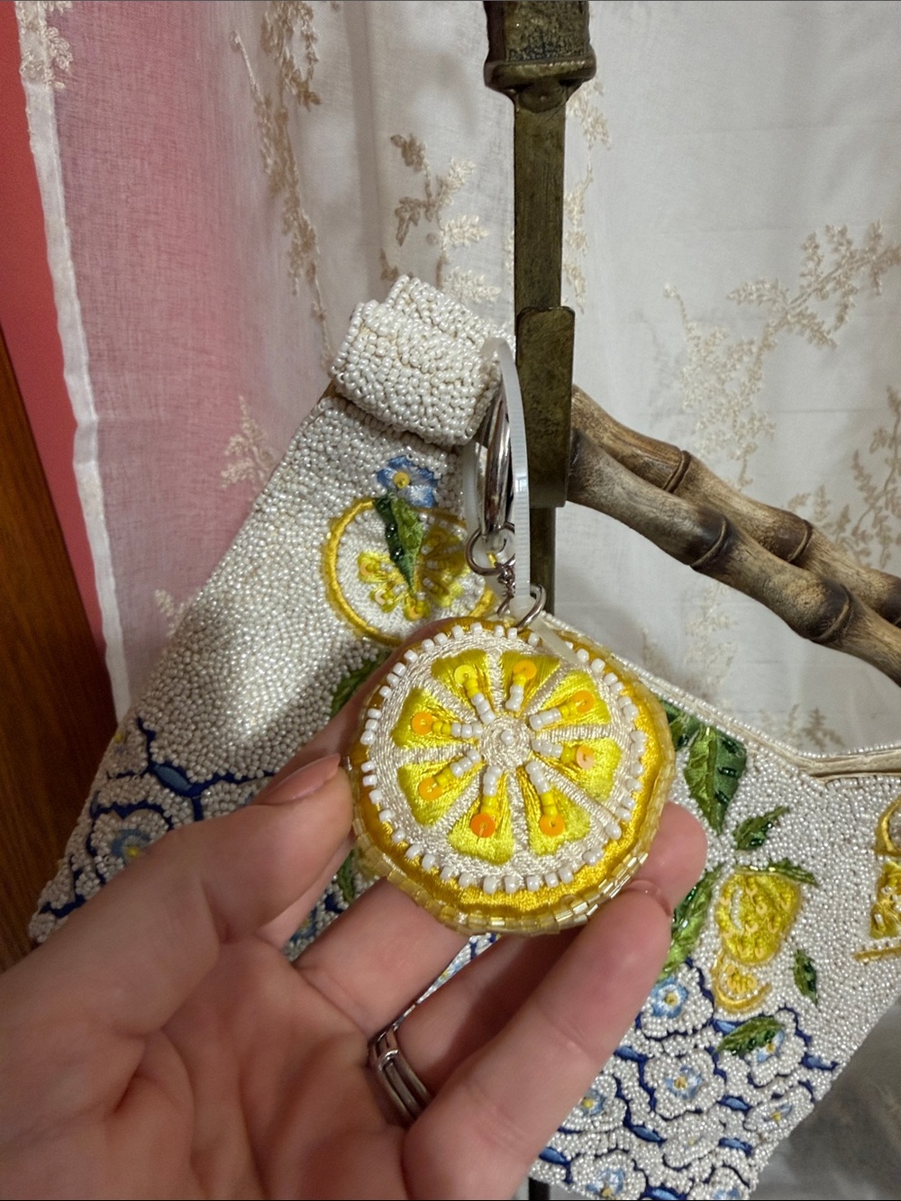 Made in India lemon 🍋 capri beaded clutch with wooden handles - Picture 3 of 5
